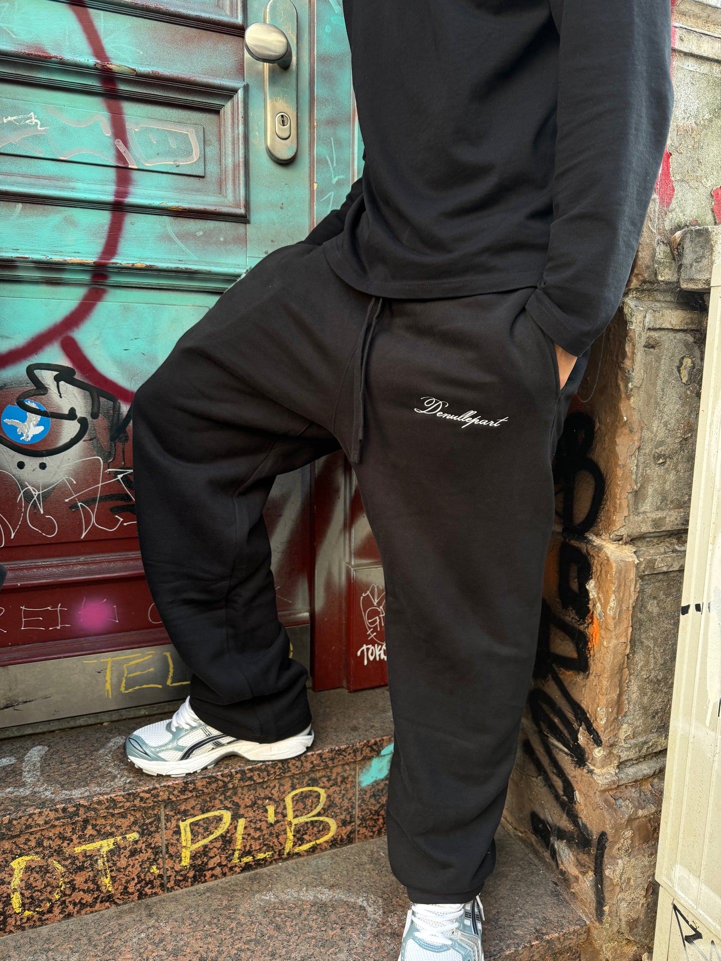 OPEN LEG JOGGER