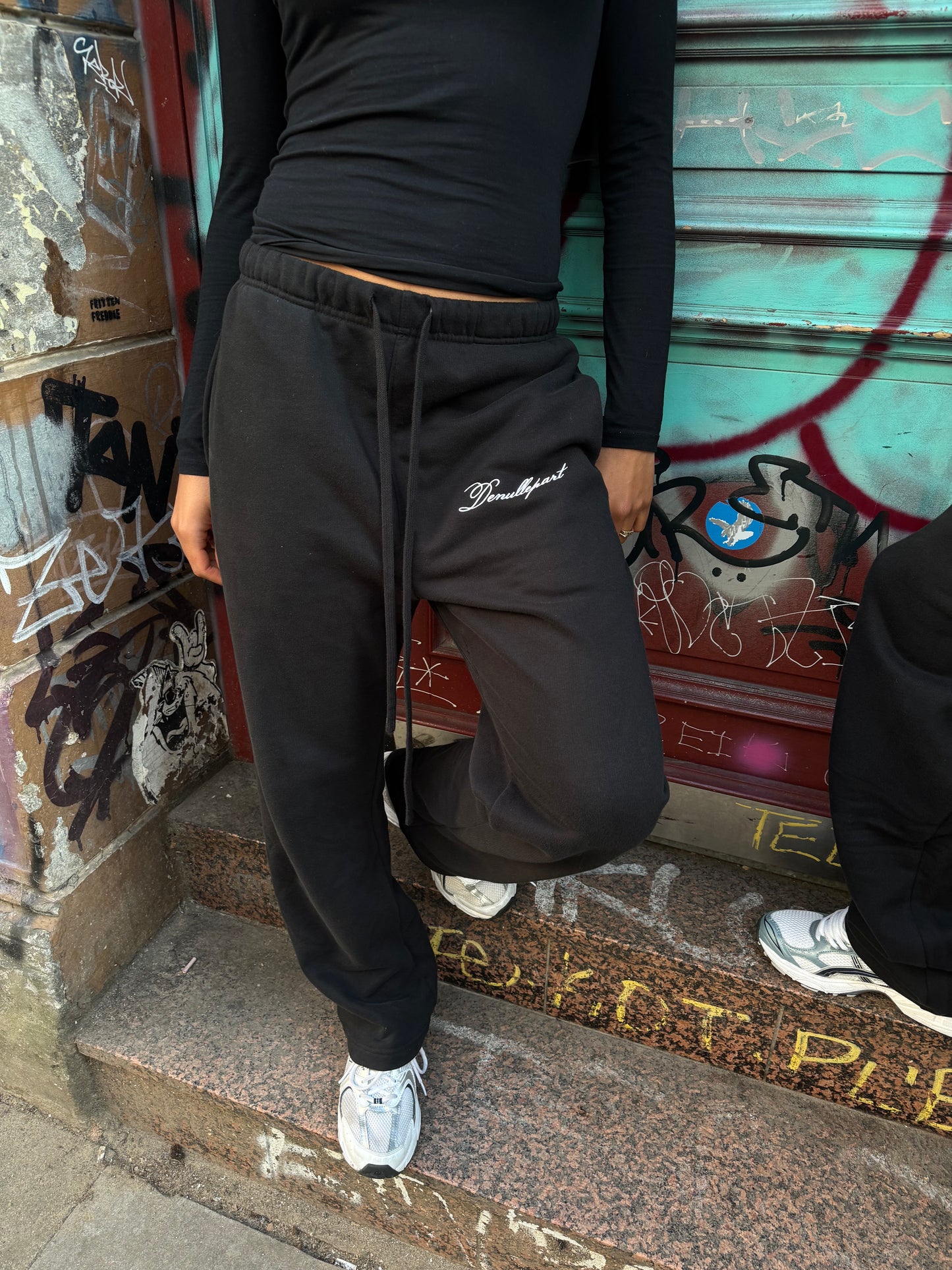 OPEN LEG JOGGER